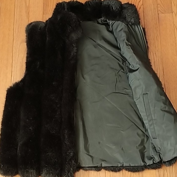 COACO New York Black Faux Fur Reversible Vest Sz S - Picture 8 of 13